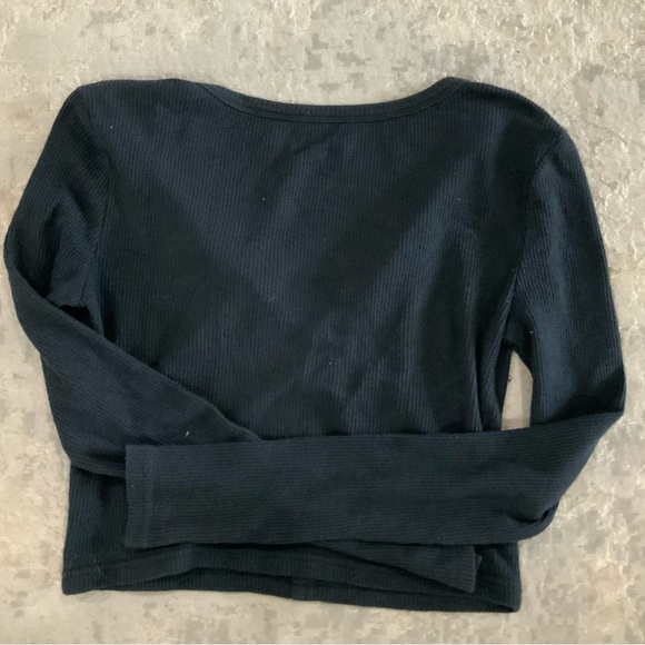 black henley crop - Picture 3 of 3
